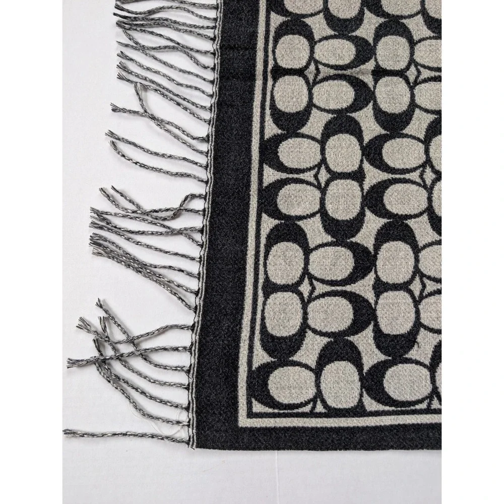 Coach Signature‎ Logo Scarf 69